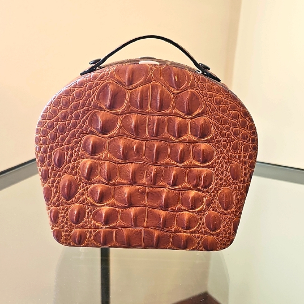 Elegant leather Brown Crocodile-Embossed manicure tools box.